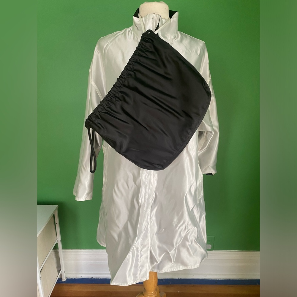 Mycra Pac One reversible black and white zip coat with a pouch S/M travel
